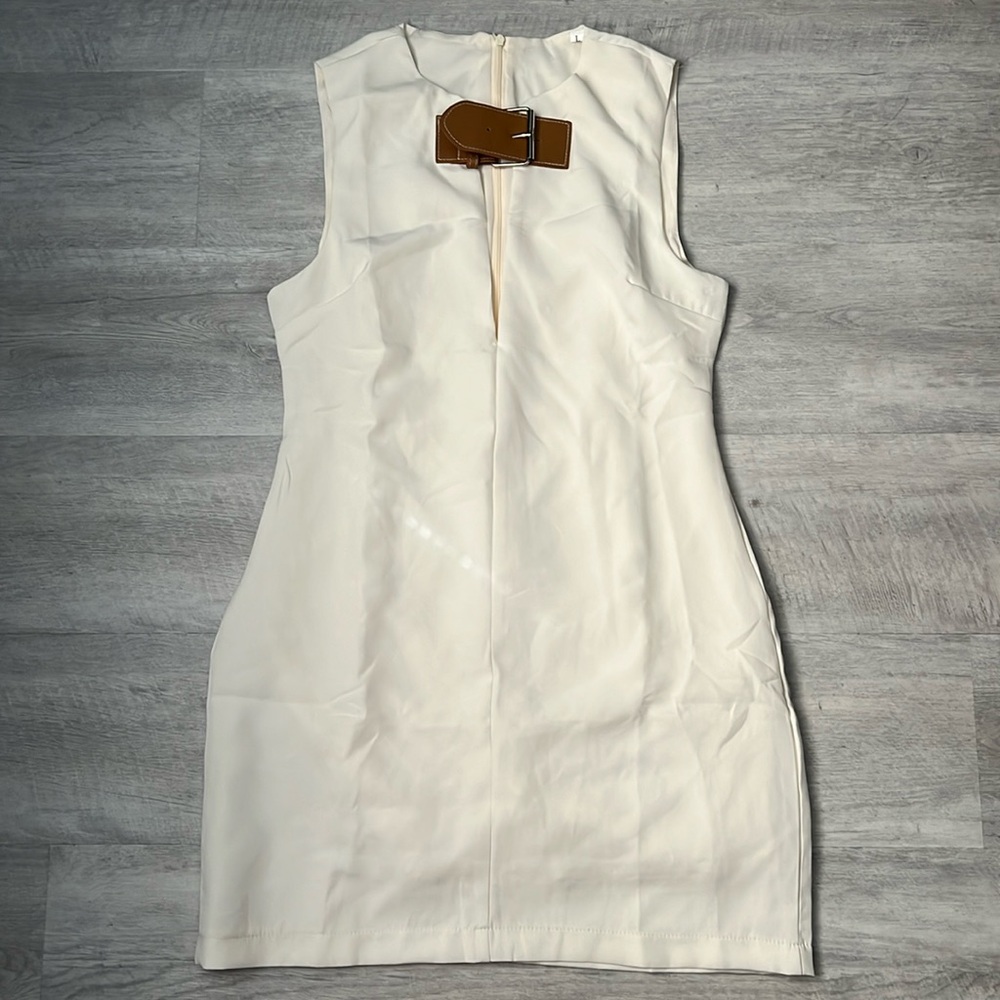 Brand new beige Commense dress- tie neck, short dress!